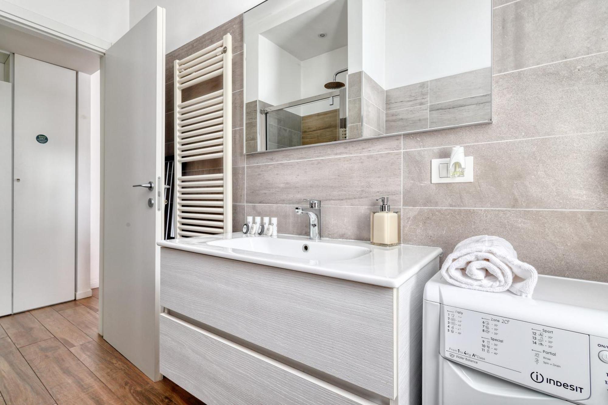 Joivy Lovely Flat Near Naviglio Grande Apartment *
